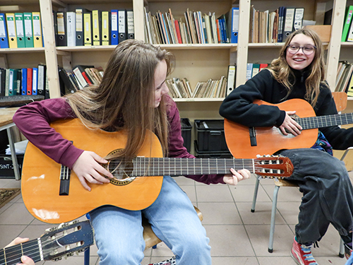 Onze school is op zoek naar een: VAKLEERKRACHT MUZIEK eerste, tweede en derde graad aso & tso voor een lesopdracht van 8 lestijden gedurende het hele schooljaar De kandidaat beschikt […]